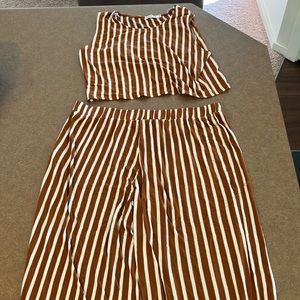 Xl two piece brown stripped stretch material